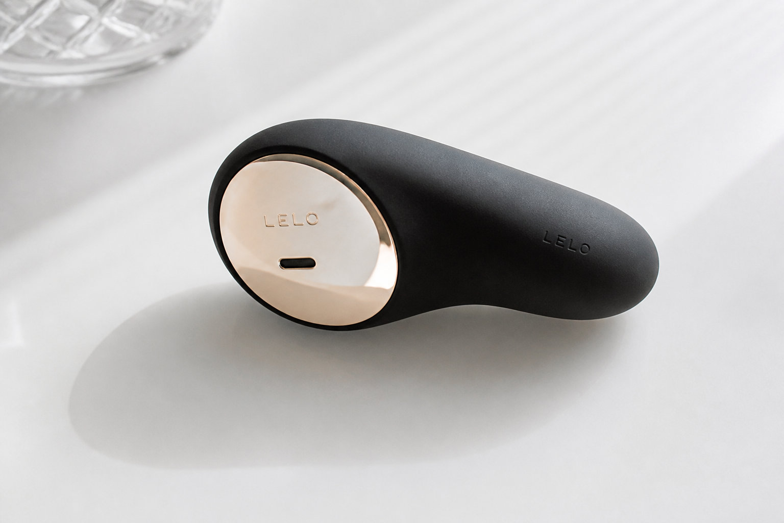 Lelo F1s V2 : puissance des ondes soniques et capteurs
